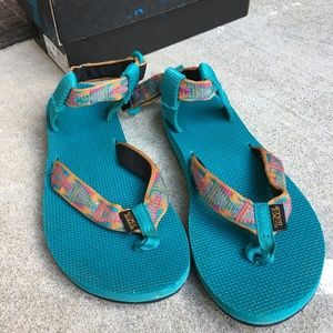 Original Tevas Size 8
